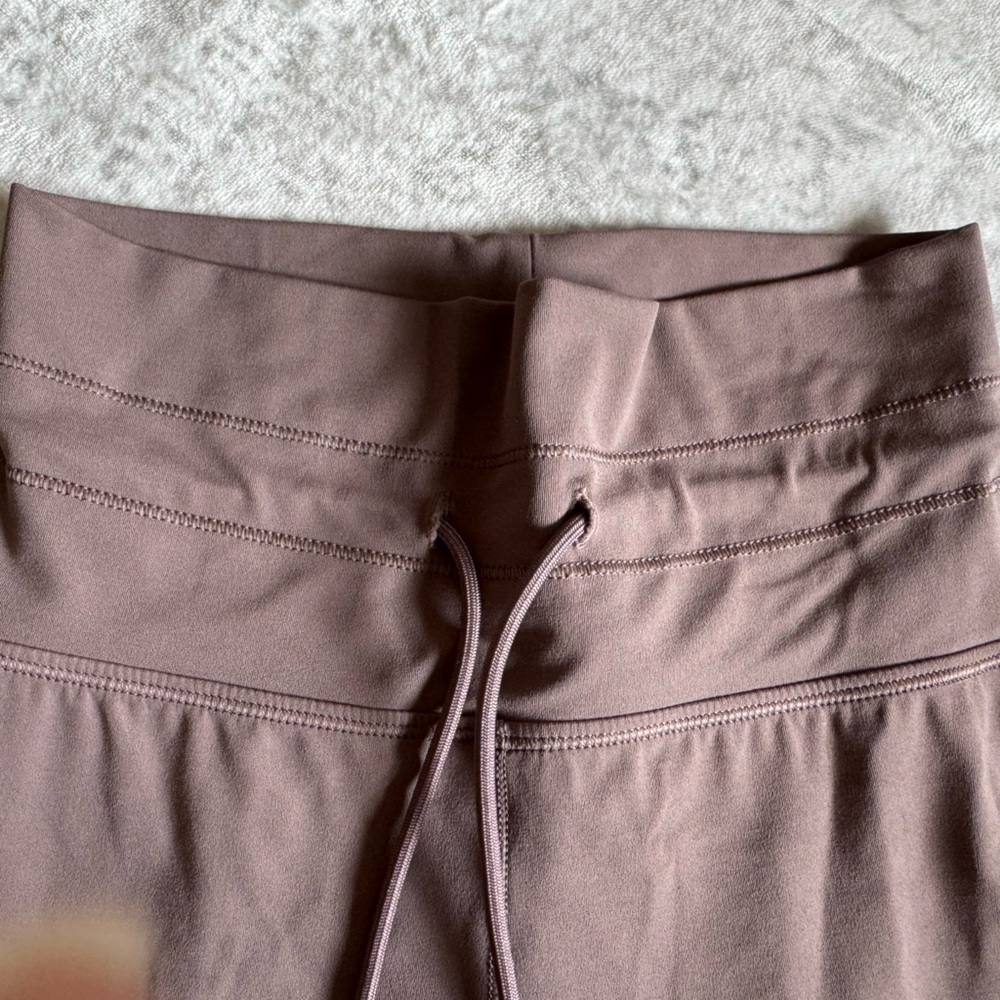 Vuori Daily Form Leggings Huckleberry XS - Picture 3 of 13